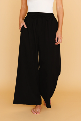 Karie Wide Leg Pants in Black