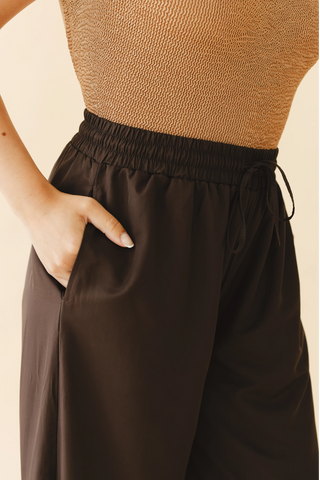 Karie Wide Leg Pants in Brown